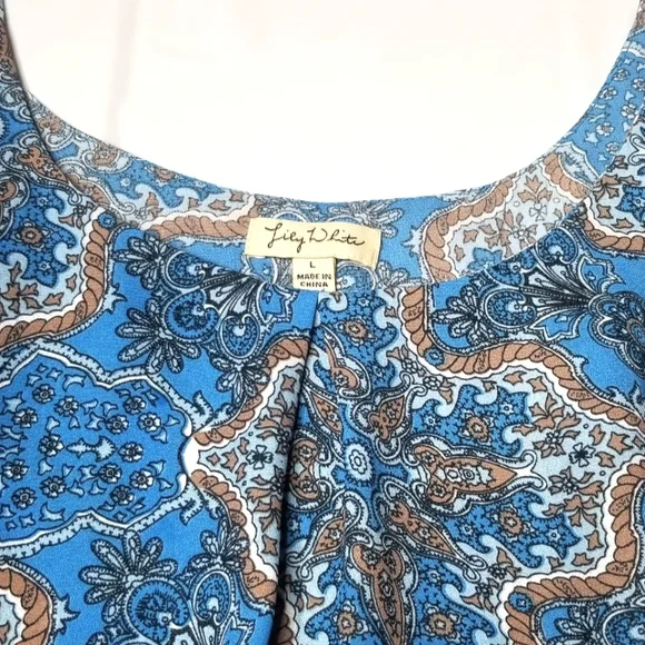 Lily White Layered Top - Picture 2 of 3